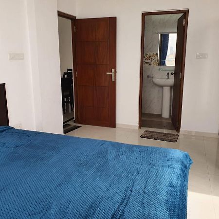 New 2 Bedroom Apartment, 100M Away From The Beach Dehiwala-Mount Lavinia ภายนอก รูปภาพ