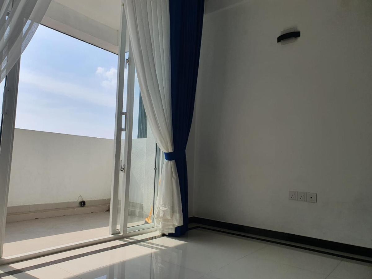 New 2 Bedroom Apartment, 100M Away From The Beach Dehiwala-Mount Lavinia ภายนอก รูปภาพ