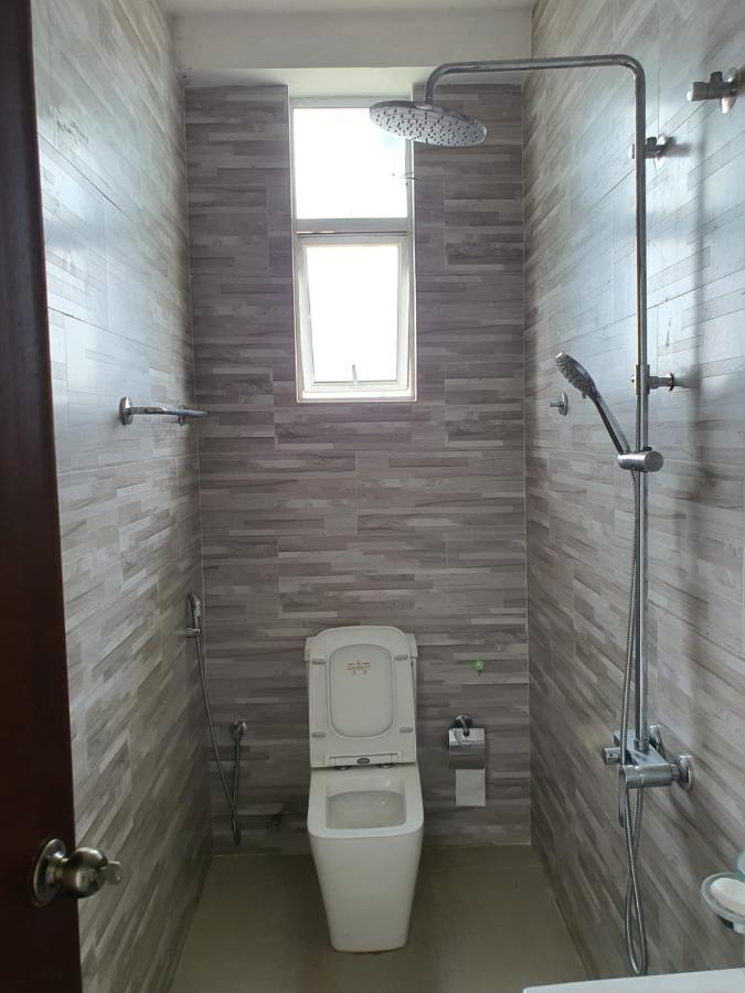 New 2 Bedroom Apartment, 100M Away From The Beach Dehiwala-Mount Lavinia ภายนอก รูปภาพ