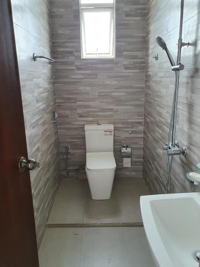 New 2 Bedroom Apartment, 100M Away From The Beach Dehiwala-Mount Lavinia ภายนอก รูปภาพ